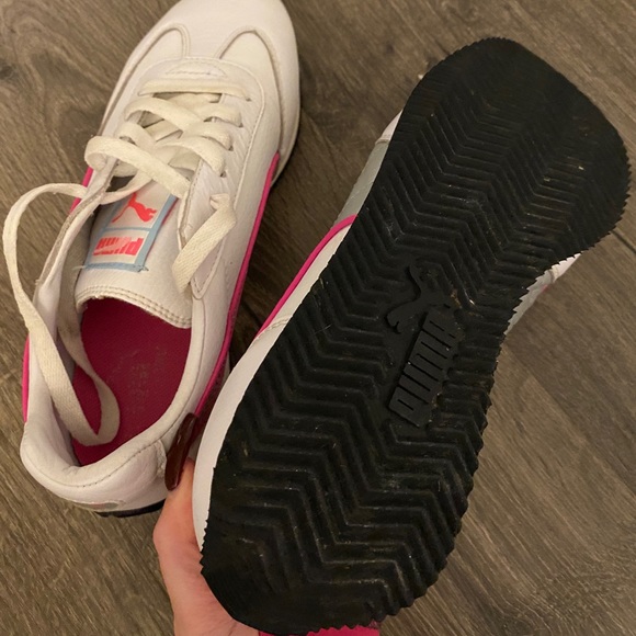 Women’s pink and white puma sneakers size 7 - Picture 4 of 6
